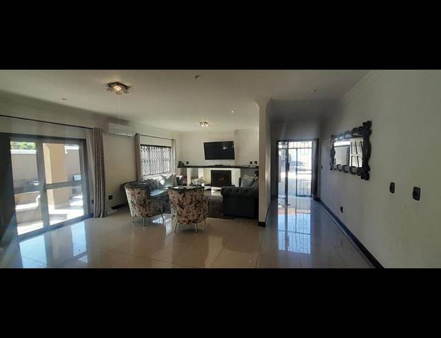 4 BEDROOM TOWNHOUSE FOR SALE IN WITKOPPEN